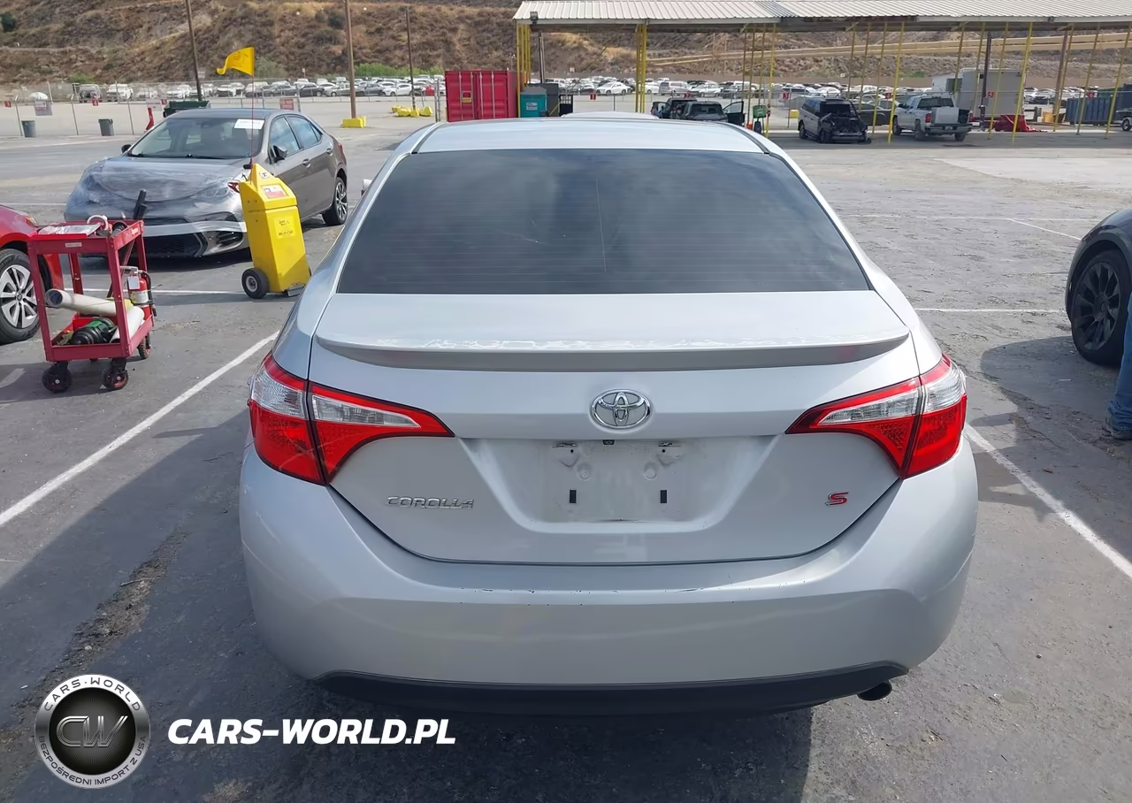 2015 Toyota Corolla S Plus VIN:5YFBURHE0FP204412 - 17