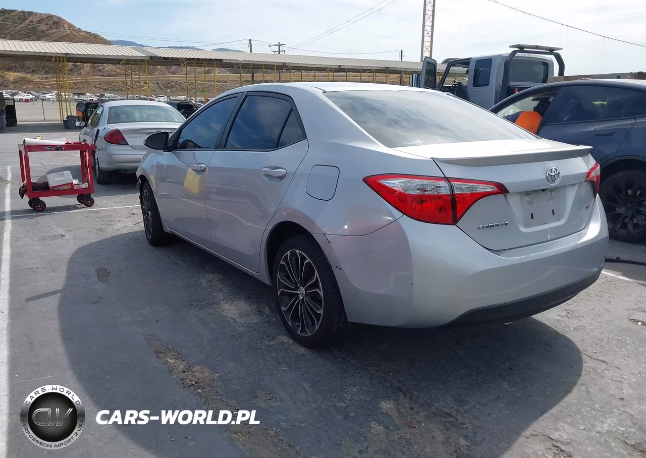 2015 Toyota Corolla S Plus VIN:5YFBURHE0FP204412 - 3