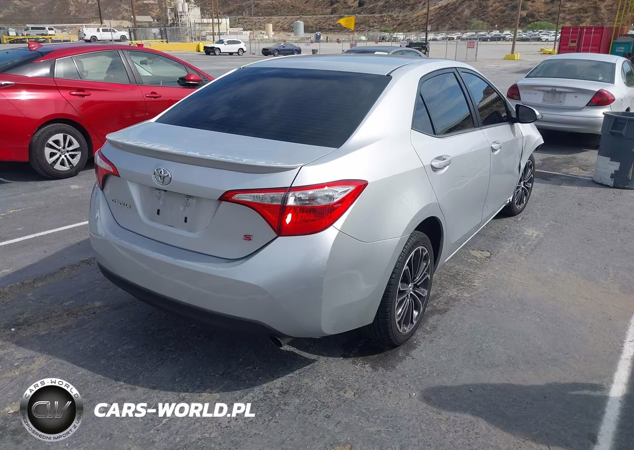 2015 Toyota Corolla S Plus VIN:5YFBURHE0FP204412 - 4