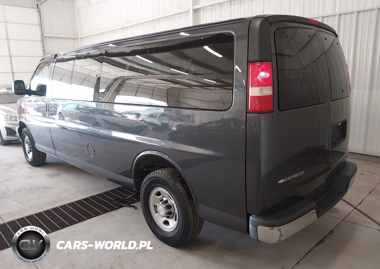 2017 Chevrolet Express 3500 Lt VIN:1GAZGPFF6H1247691 - 3