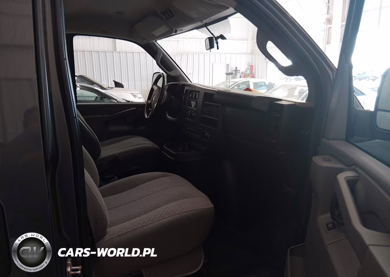 2017 Chevrolet Express 3500 Lt VIN:1GAZGPFF6H1247691 - 5