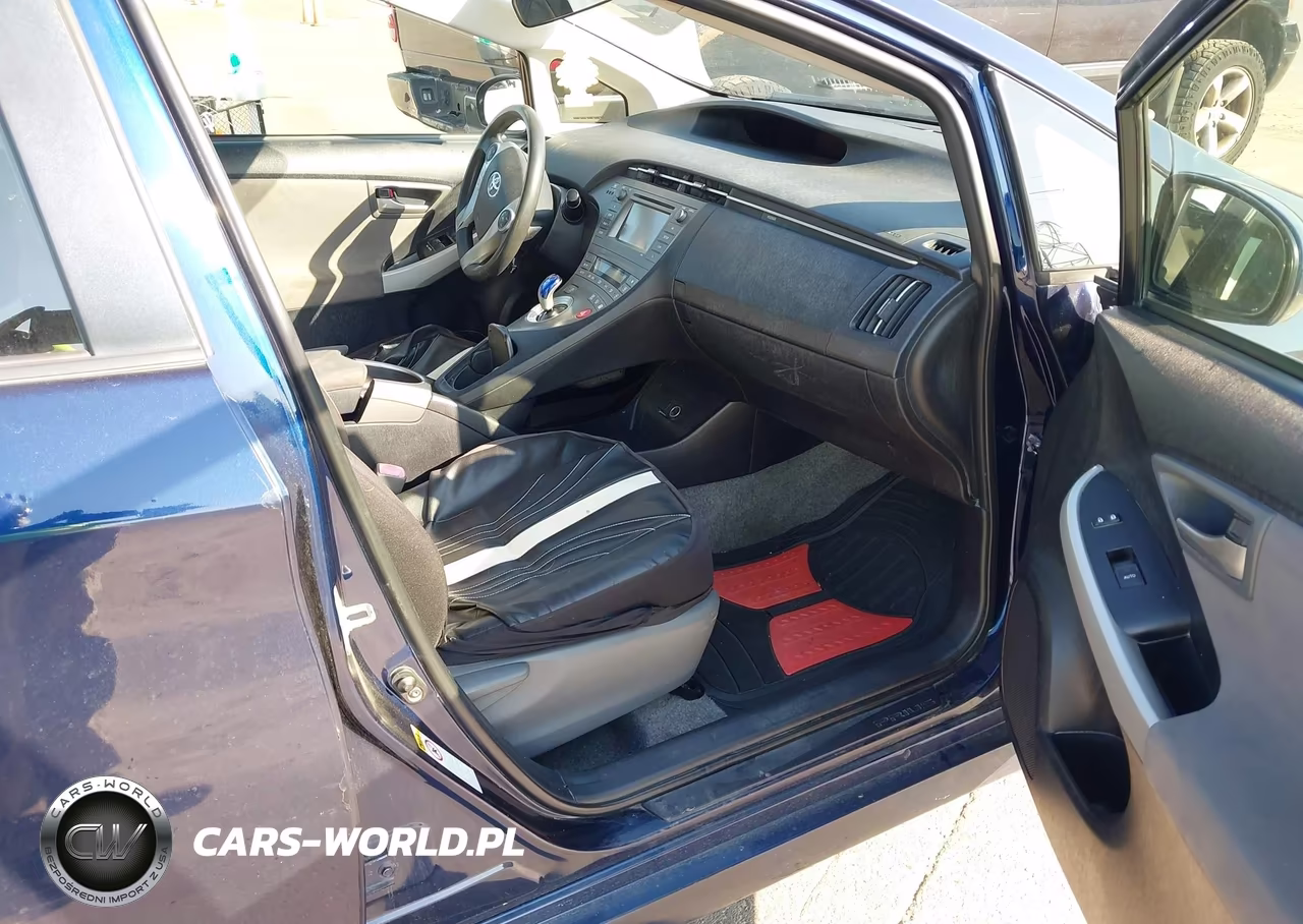 2012 Toyota Prius Two VIN:JTDKN3DU4C1553810 - 5