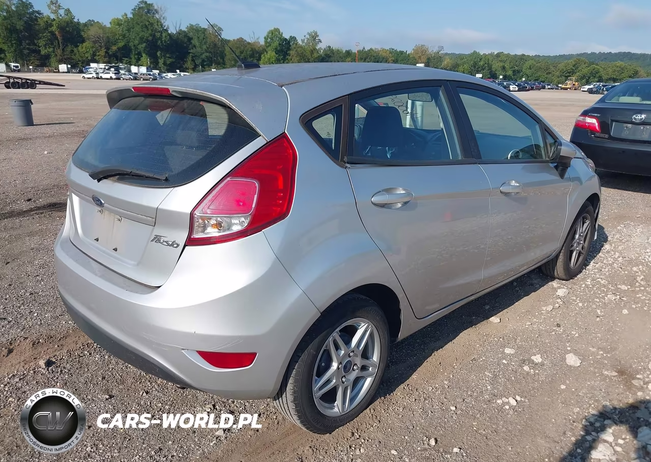 2017 Ford Fiesta Se VIN:3FADP4EJ6HM152692 - 4