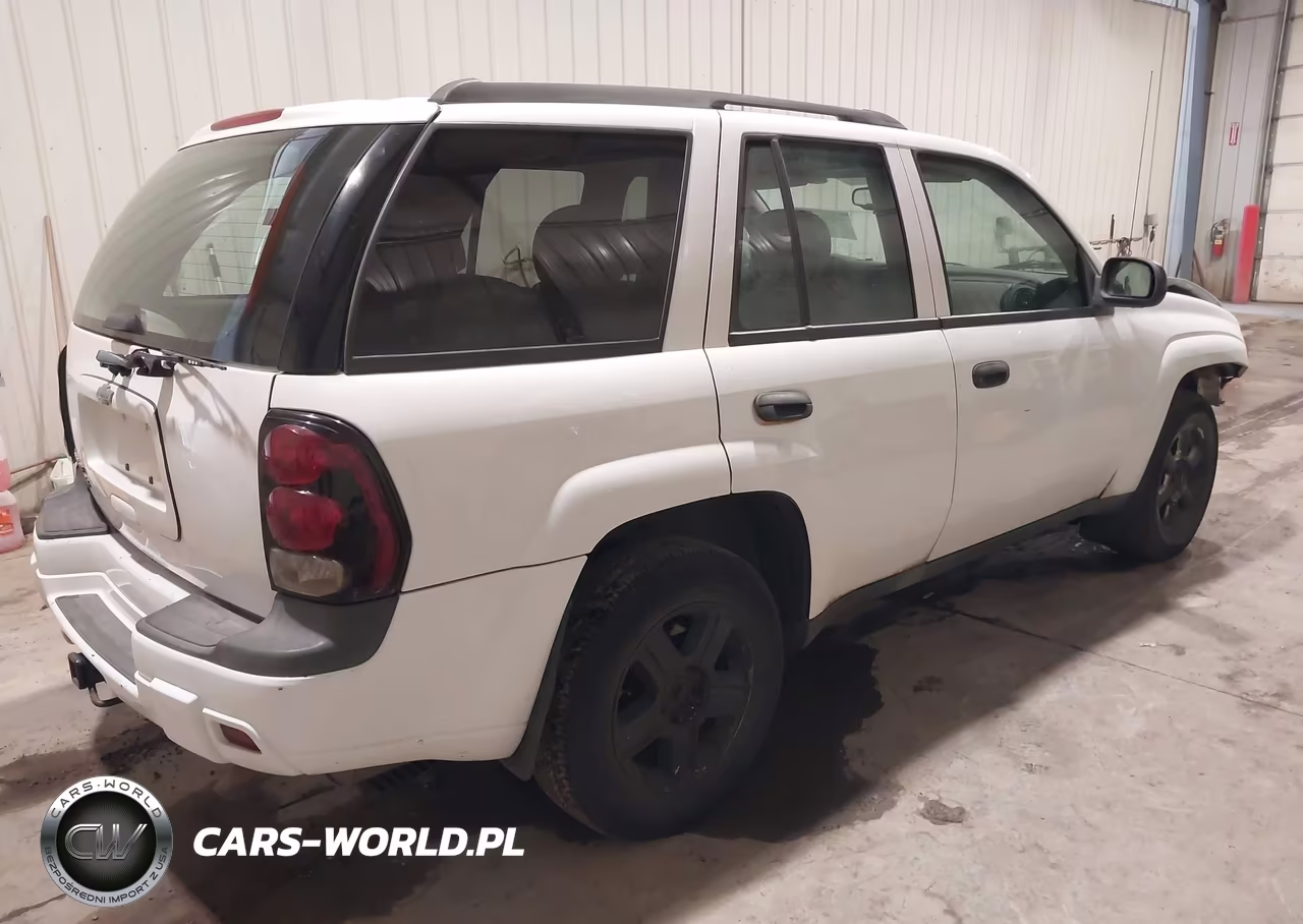 2005 Chevrolet Trailblazer Ls VIN:1GNDT13S552270954 - 4