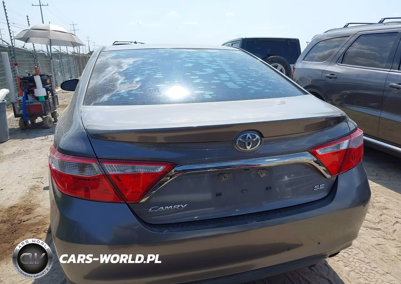2015 Toyota Camry Se VIN:4T1BF1FK6FU113339 - 17