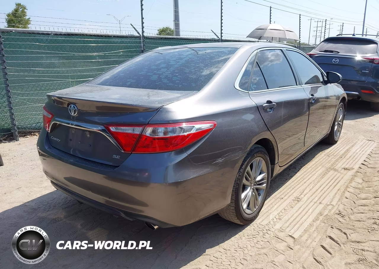 2015 Toyota Camry Se VIN:4T1BF1FK6FU113339 - 4