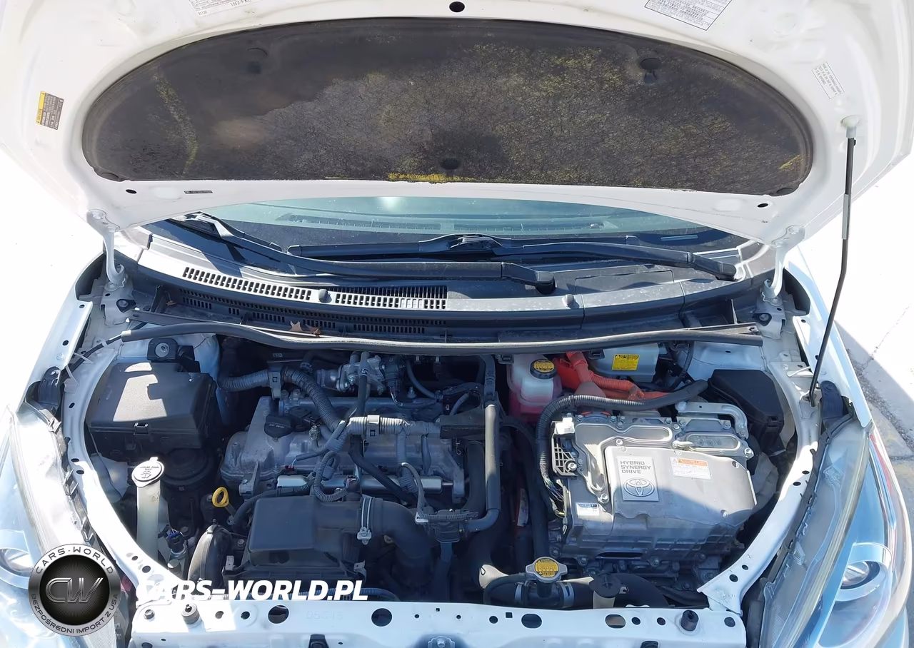 2015 Toyota Prius C Two VIN:JTDKDTB36F1101245 - 10