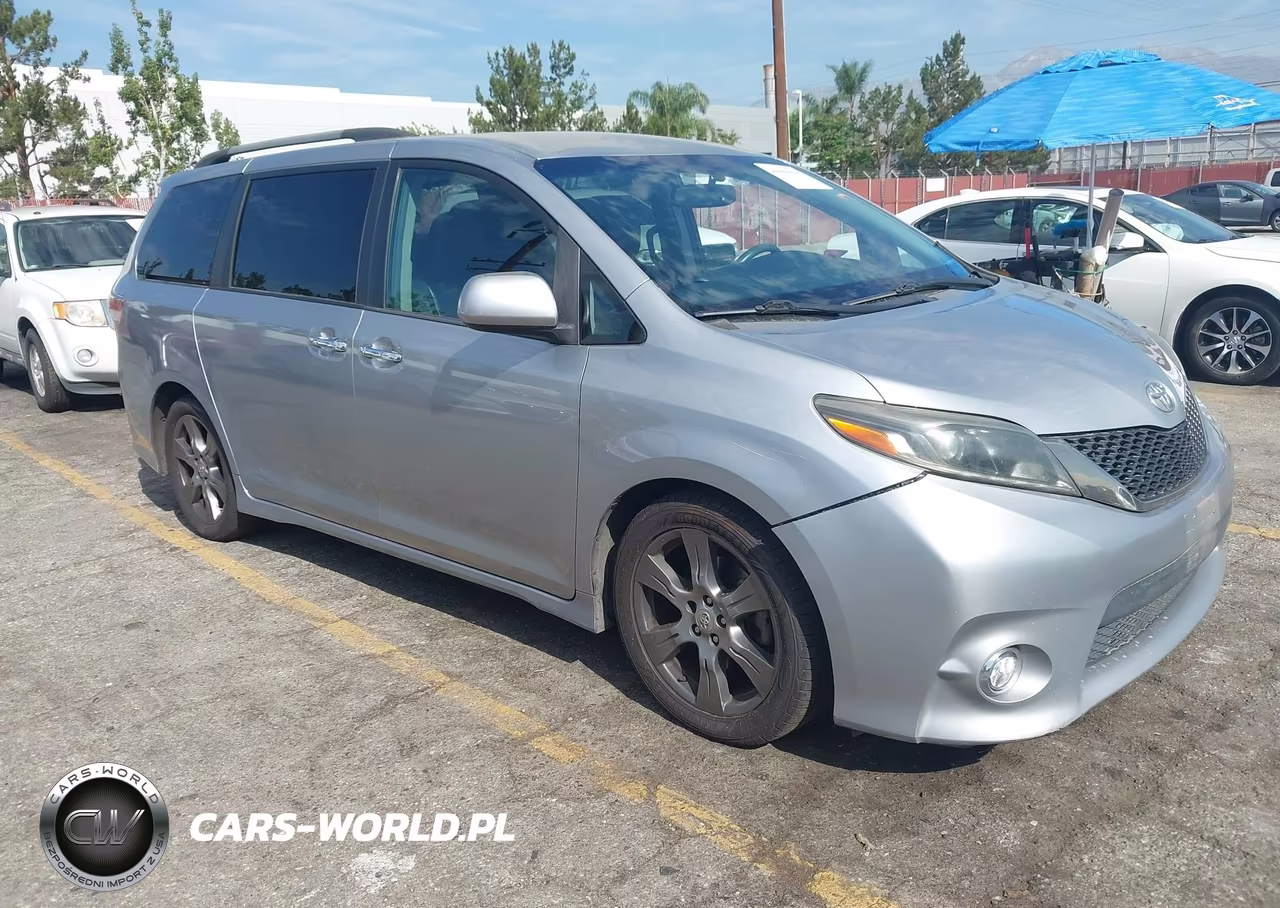 2017 Toyota Sienna Se 8 Passenger – zdjęcie 1 z 17