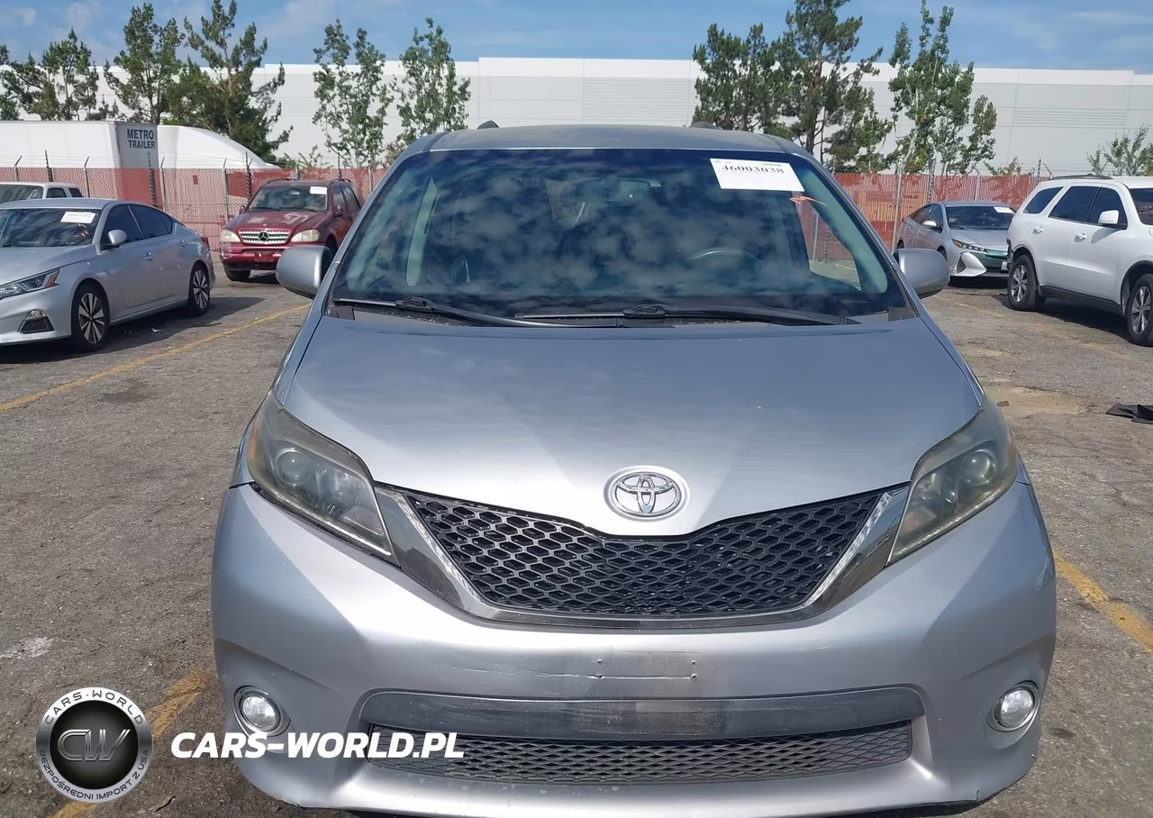 2017 Toyota Sienna Se 8 Passenger VIN:5TDXZ3DC7HS847875 - 12
