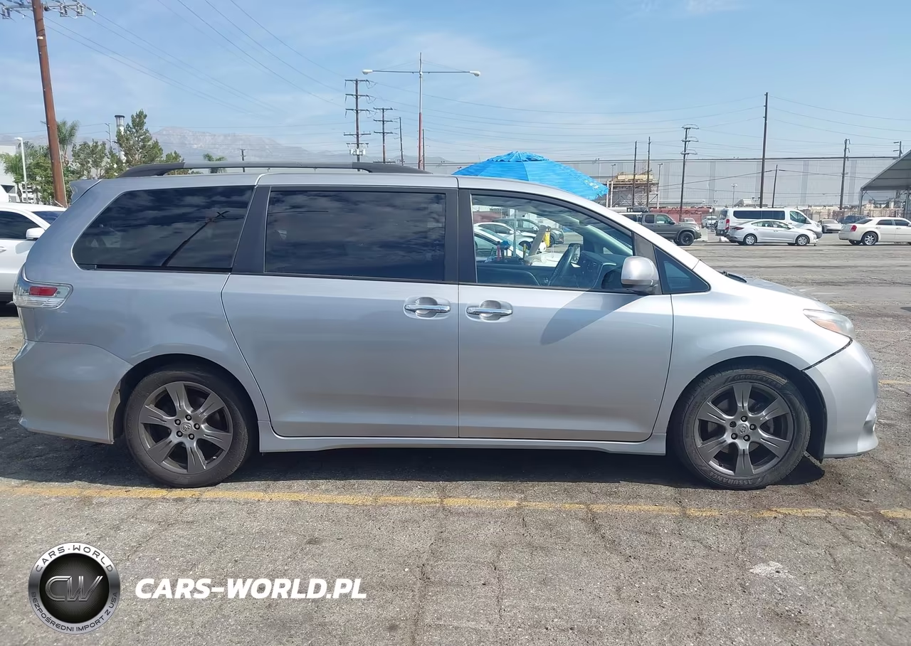 2017 Toyota Sienna Se 8 Passenger VIN:5TDXZ3DC7HS847875 - 13