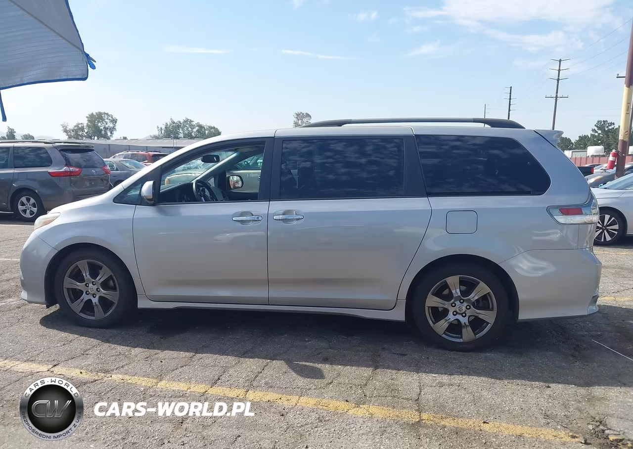 2017 Toyota Sienna Se 8 Passenger VIN:5TDXZ3DC7HS847875 - 14