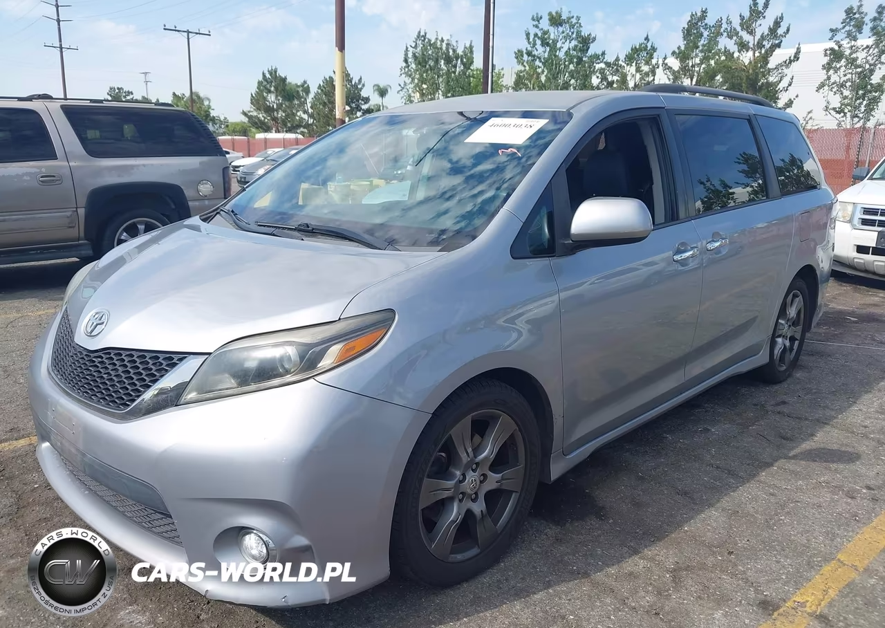 2017 Toyota Sienna Se 8 Passenger VIN:5TDXZ3DC7HS847875 - 2