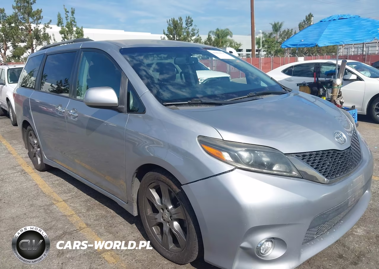 2017 Toyota Sienna Se 8 Passenger VIN:5TDXZ3DC7HS847875 - 6
