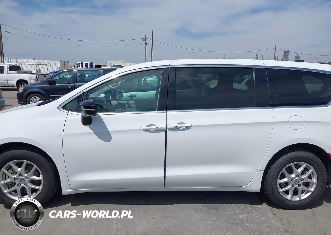 2024 Chrysler Voyager Lx VIN:2C4RC1CG9RR105474 - 14