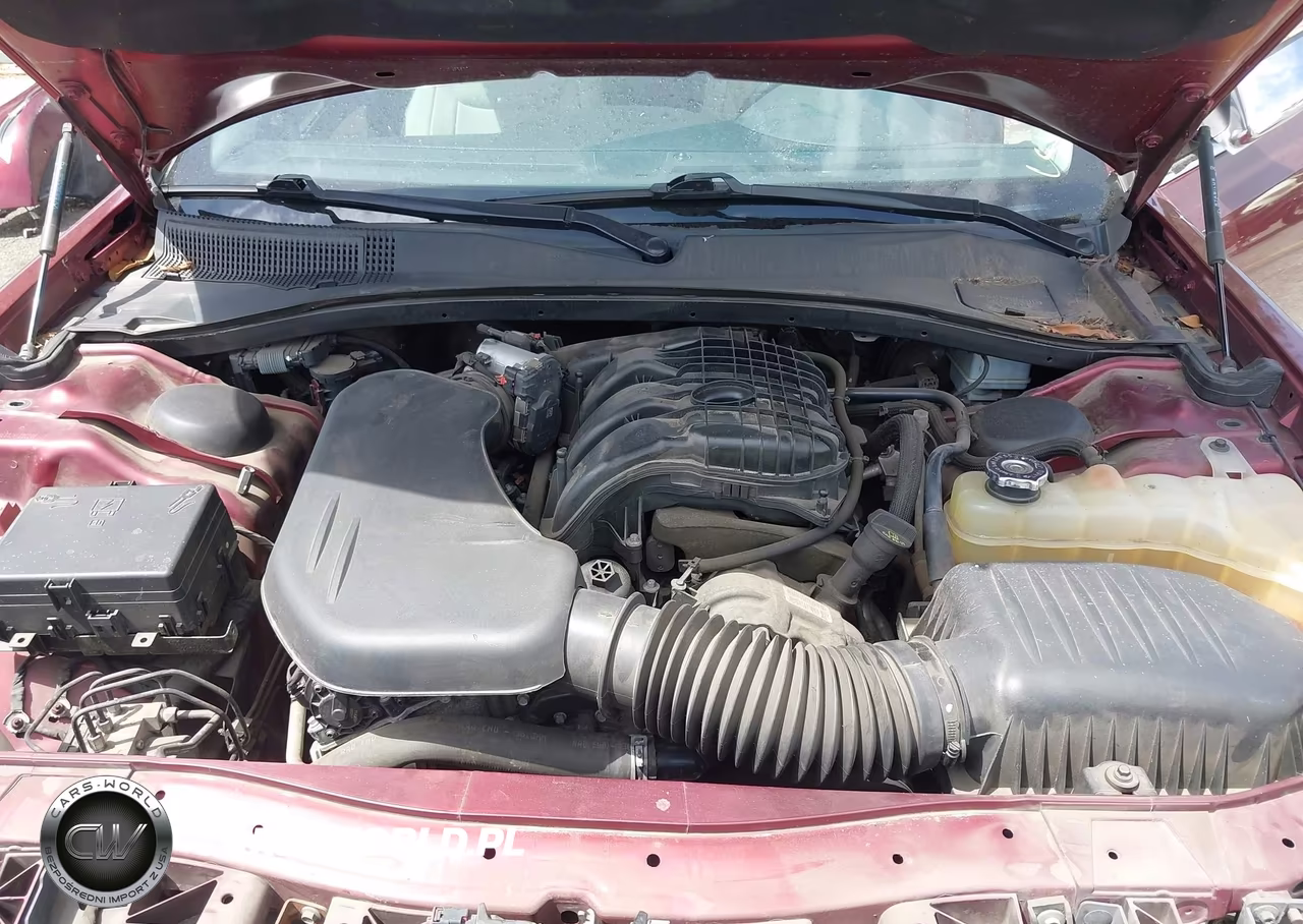 2018 Chrysler 300 Limited VIN:2C3CCAEG3JH123034 - 10