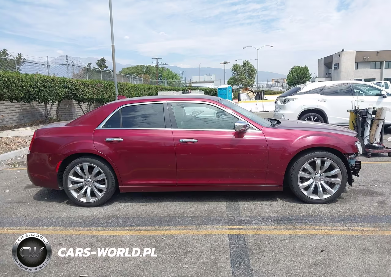 2018 Chrysler 300 Limited VIN:2C3CCAEG3JH123034 - 14