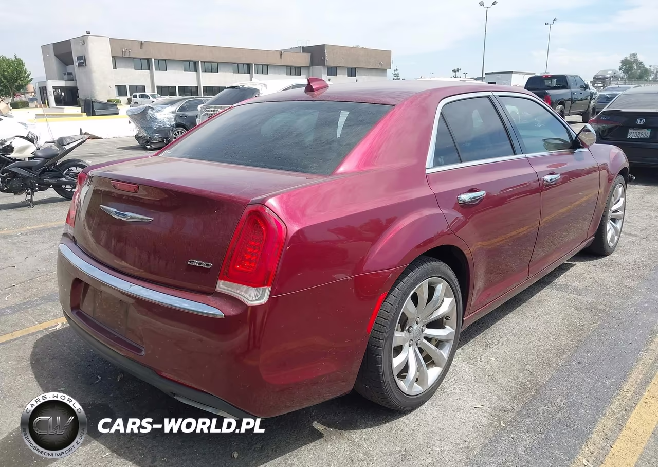 2018 Chrysler 300 Limited VIN:2C3CCAEG3JH123034 - 4