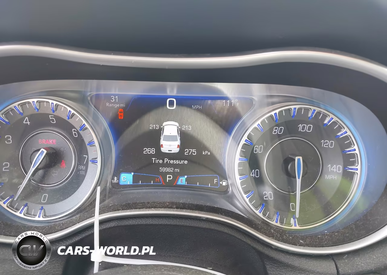 2018 Chrysler 300 Limited VIN:2C3CCAEG3JH123034 - 7