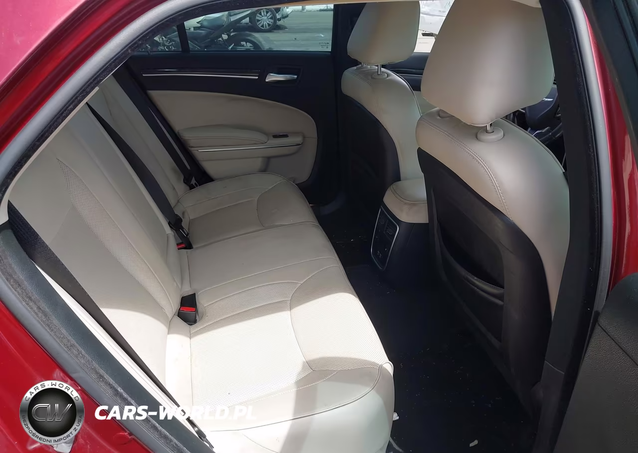 2018 Chrysler 300 Limited VIN:2C3CCAEG3JH123034 - 8