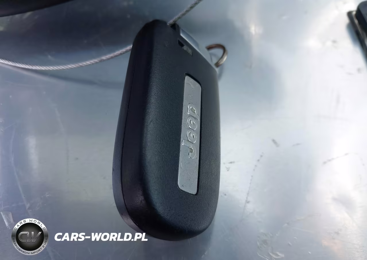 2020 Jeep Cherokee Latitude Plus 4X4 VIN:1C4PJMLB5LD567754 - 11