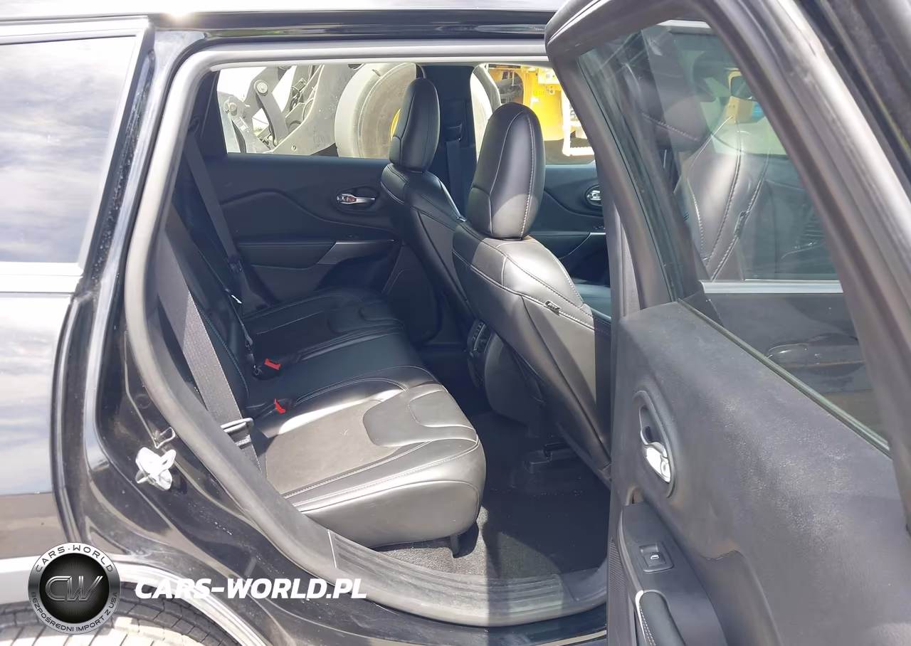 2020 Jeep Cherokee Latitude Plus 4X4 VIN:1C4PJMLB5LD567754 - 8