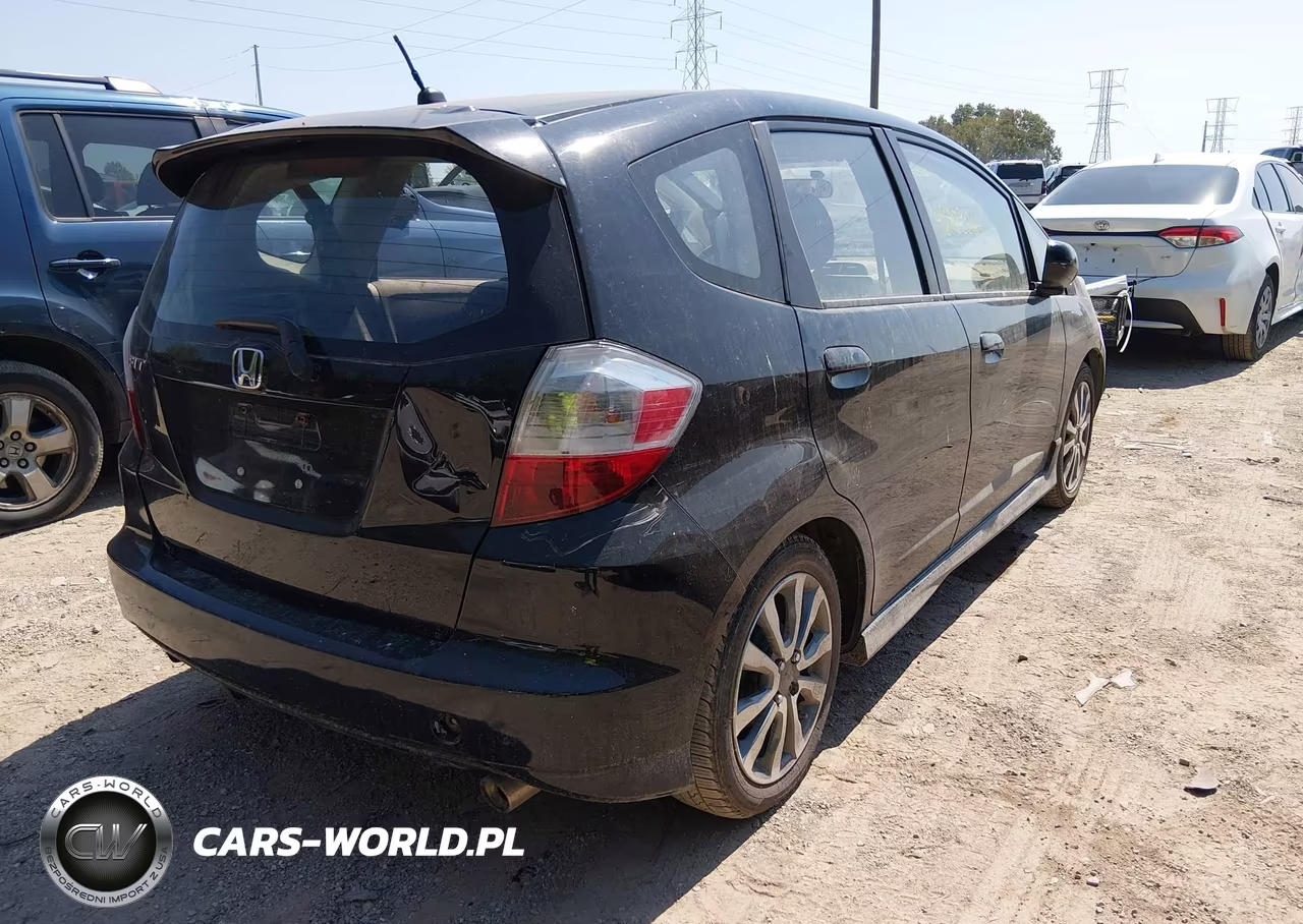 2012 Honda Fit Sport VIN:JHMGE8G59CC034214 - 4