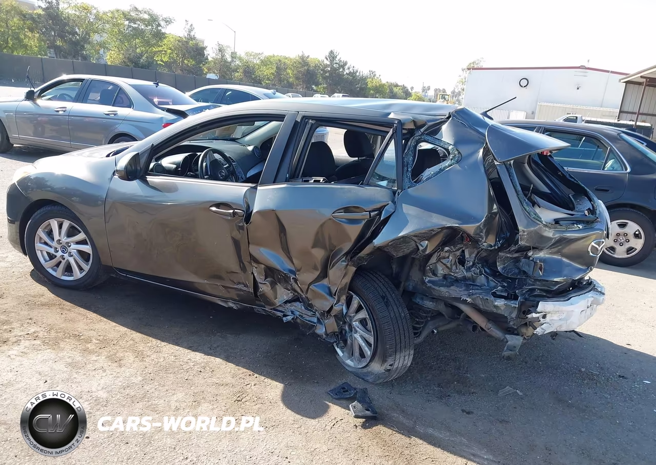 2013 Mazda Mazda3 VIN:JM1BL1LP2D1818215 - 3