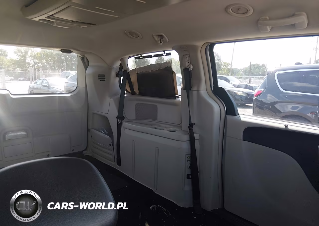 2012 Chrysler Town & Country Touring-L VIN:2C4RC1CG2CR124388 - 8