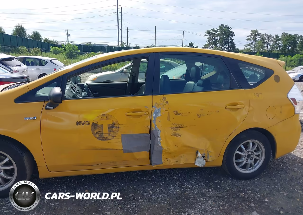 2014 Toyota Prius V Two VIN:JTDZN3EU2EJ010780 - 17