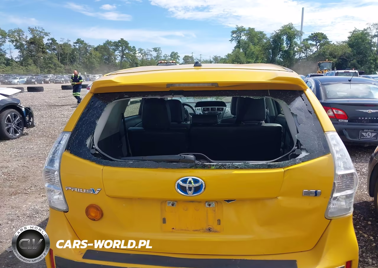 2014 Toyota Prius V Two VIN:JTDZN3EU2EJ010780 - 18