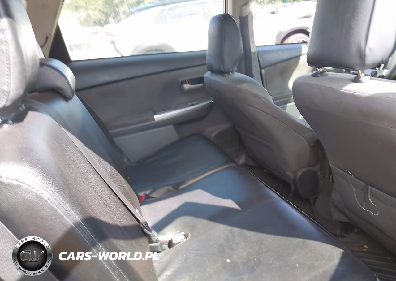 2014 Toyota Prius V Two VIN:JTDZN3EU2EJ010780 - 8