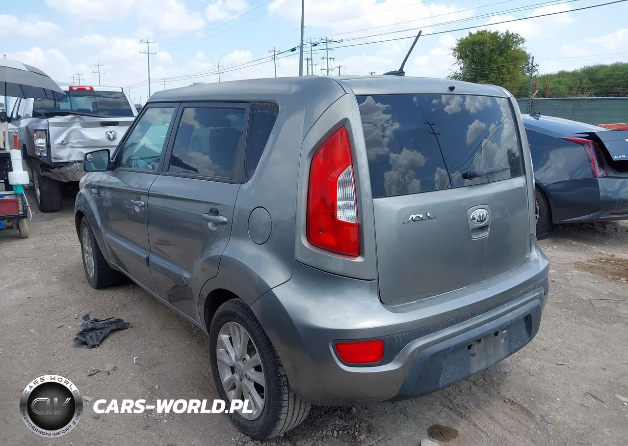 2013 Kia Soul VIN:KNDJT2A50D7585743 - 3