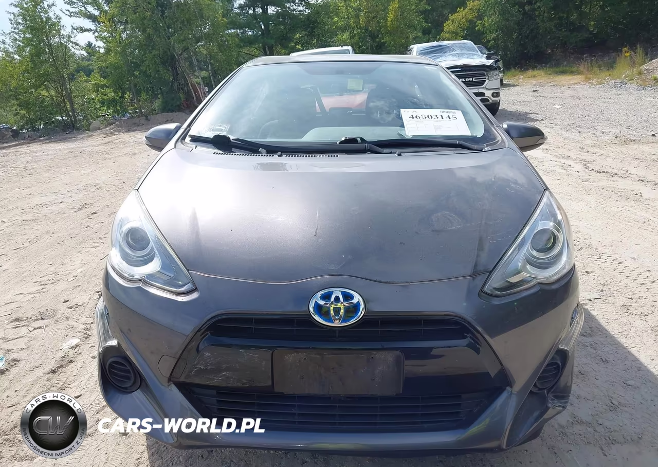 2015 Toyota Prius C Two VIN:JTDKDTB32F1583678 - 12