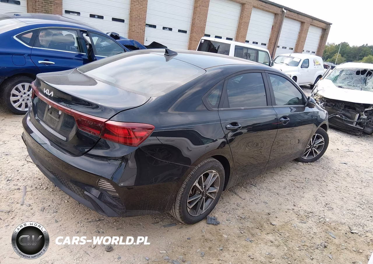 2022 Kia Forte Lxs VIN:3KPF24AD1NE475331 - 4