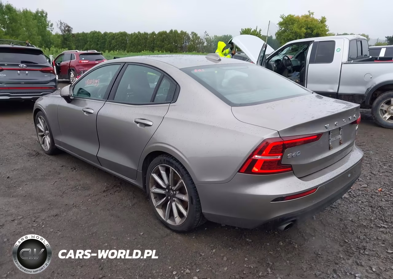 2019 Volvo S60 T6 Momentum VIN:7JRA22TK3KG013876 - 3