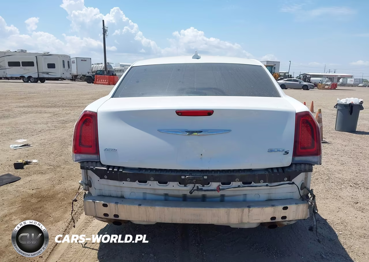 2015 Chrysler 300 300S VIN:2C3CCAGG3FH763720 - 17