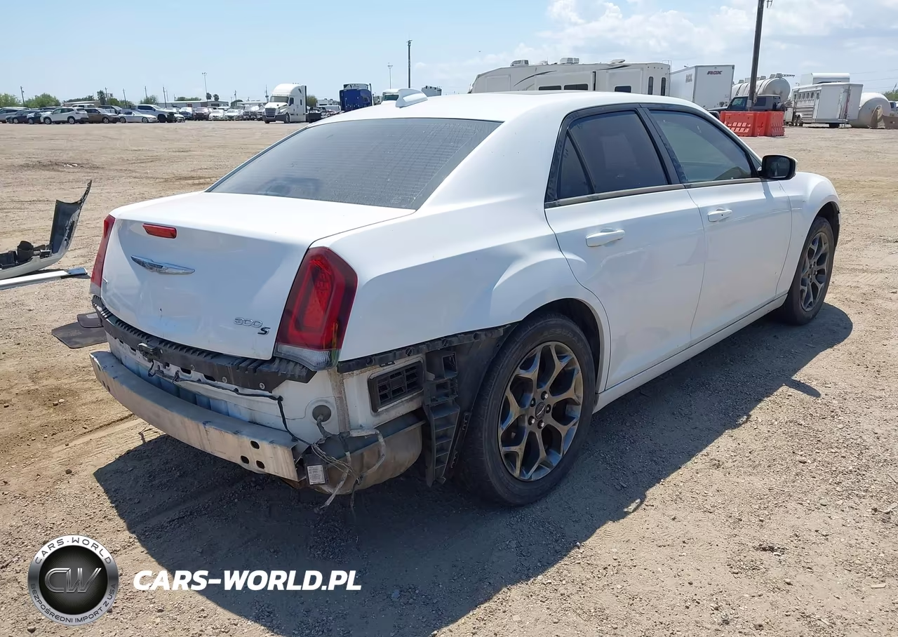 2015 Chrysler 300 300S VIN:2C3CCAGG3FH763720 - 4