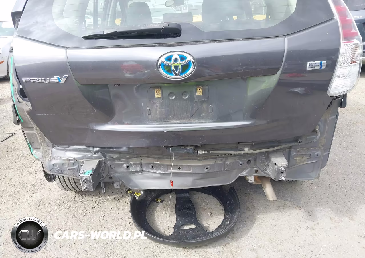 2015 Toyota Prius V Three VIN:JTDZN3EU8FJ031179 - 6