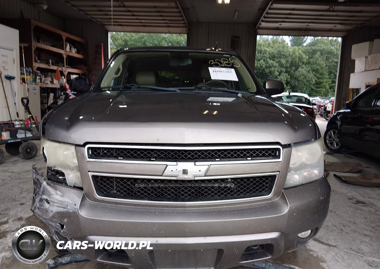 2011 Chevrolet Tahoe Lt VIN:1GNSKBE09BR215017 - 13
