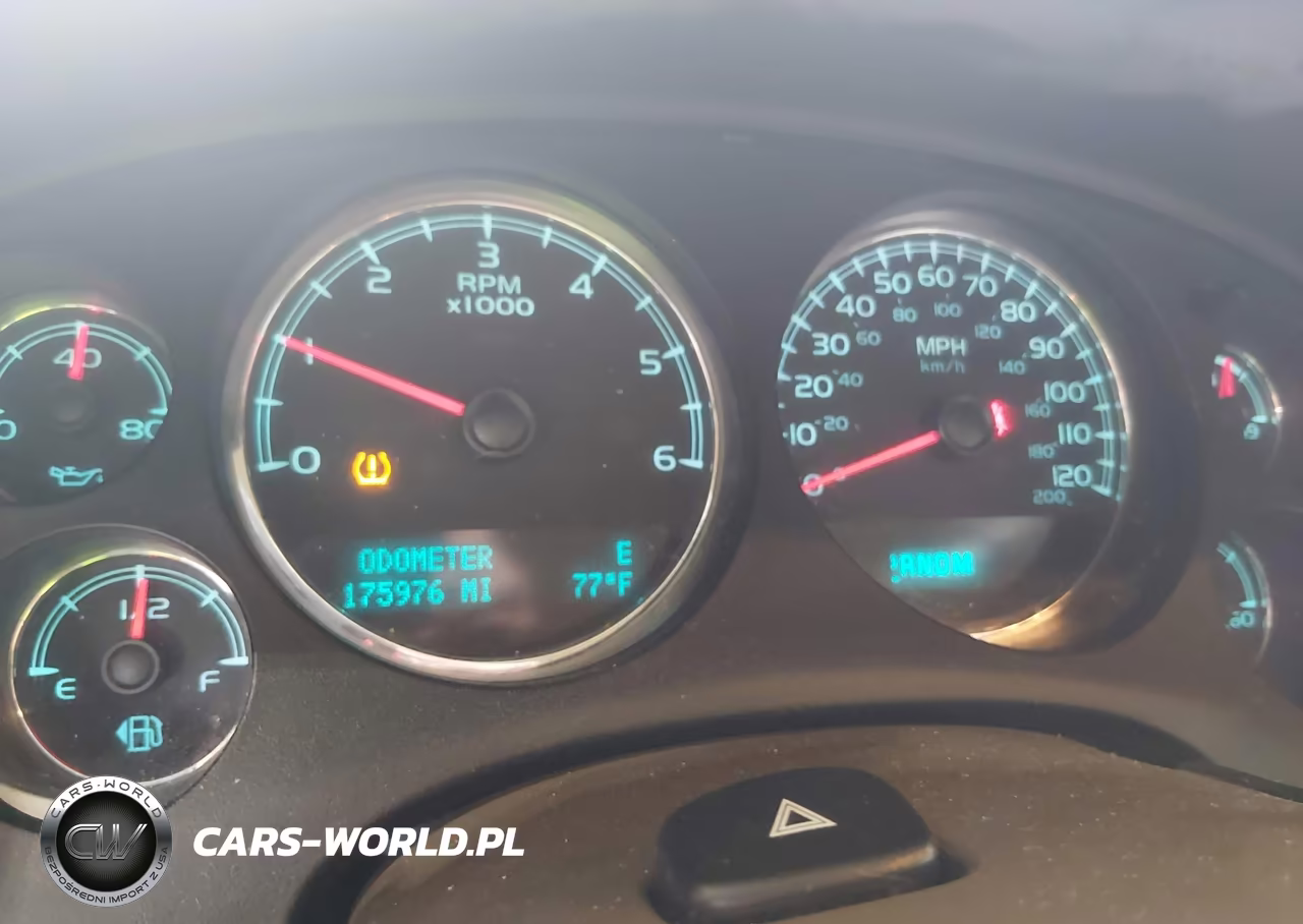 2011 Chevrolet Tahoe Lt VIN:1GNSKBE09BR215017 - 7