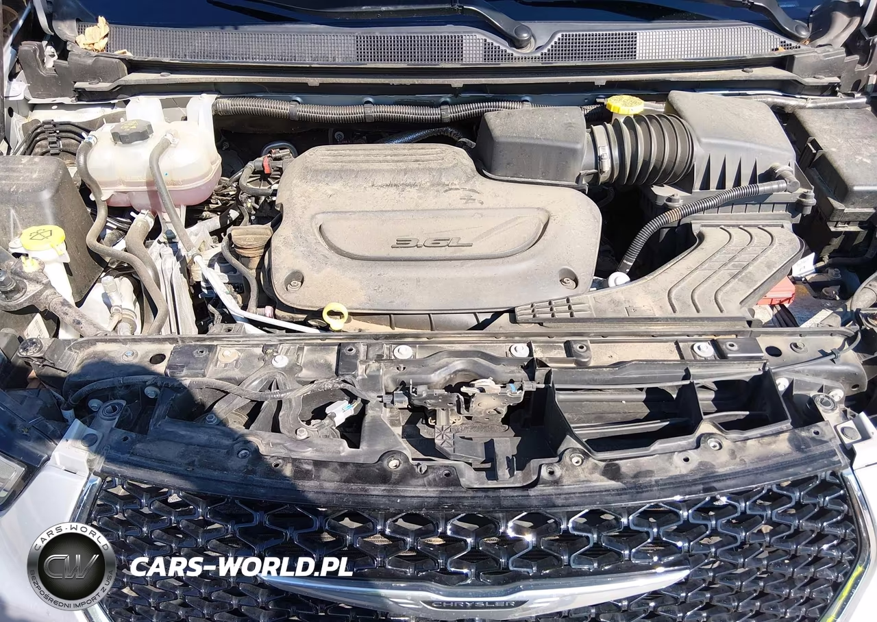 2024 Chrysler Pacifica Touring L VIN:2C4RC1BG4RR139551 - 10