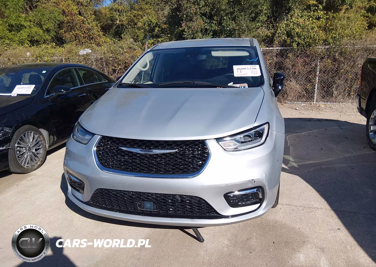 2024 Chrysler Pacifica Touring L VIN:2C4RC1BG4RR139551 - 13
