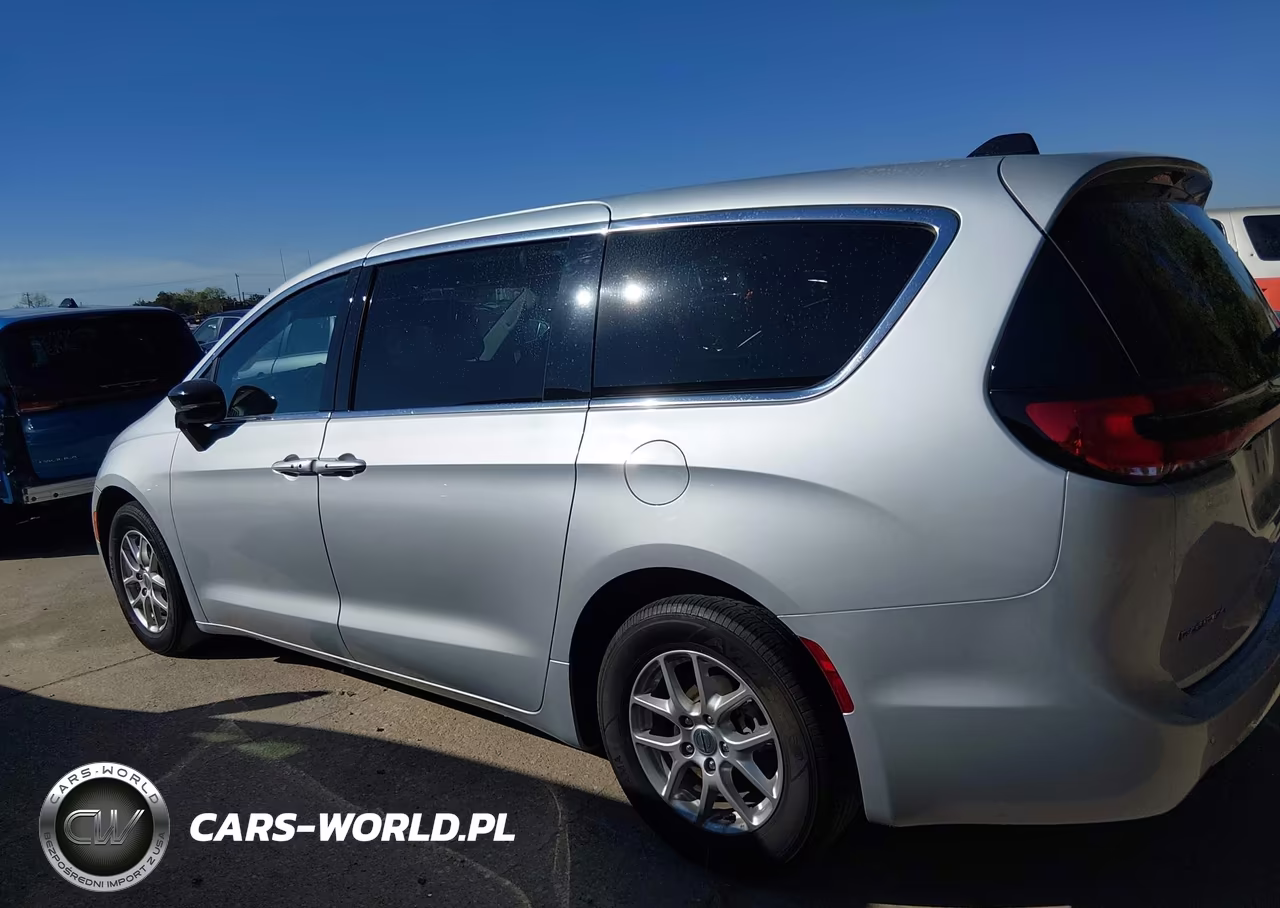 2024 Chrysler Pacifica Touring L VIN:2C4RC1BG4RR139551 - 15