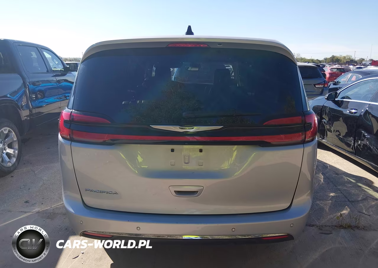 2024 Chrysler Pacifica Touring L VIN:2C4RC1BG4RR139551 - 17
