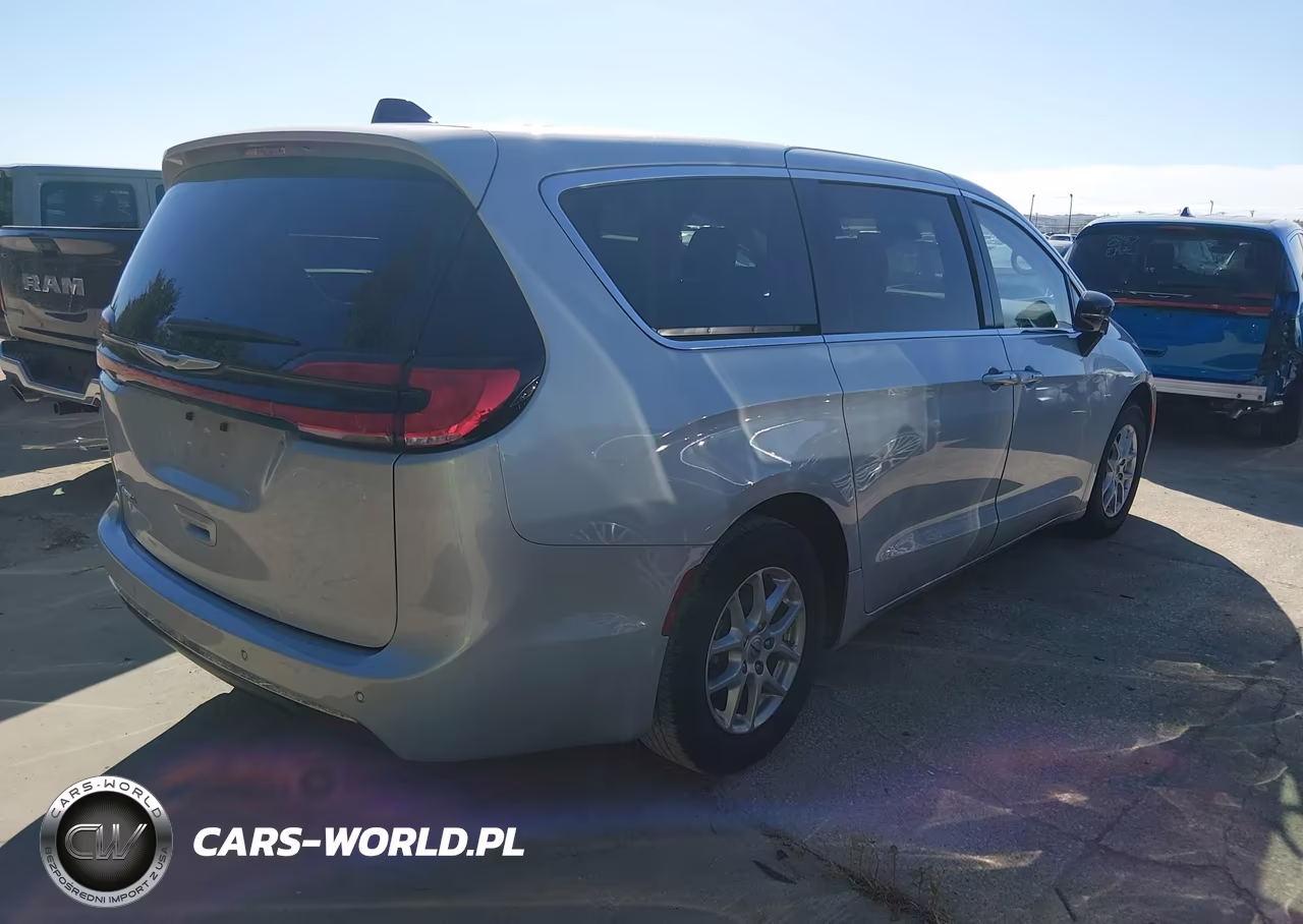 2024 Chrysler Pacifica Touring L VIN:2C4RC1BG4RR139551 - 4