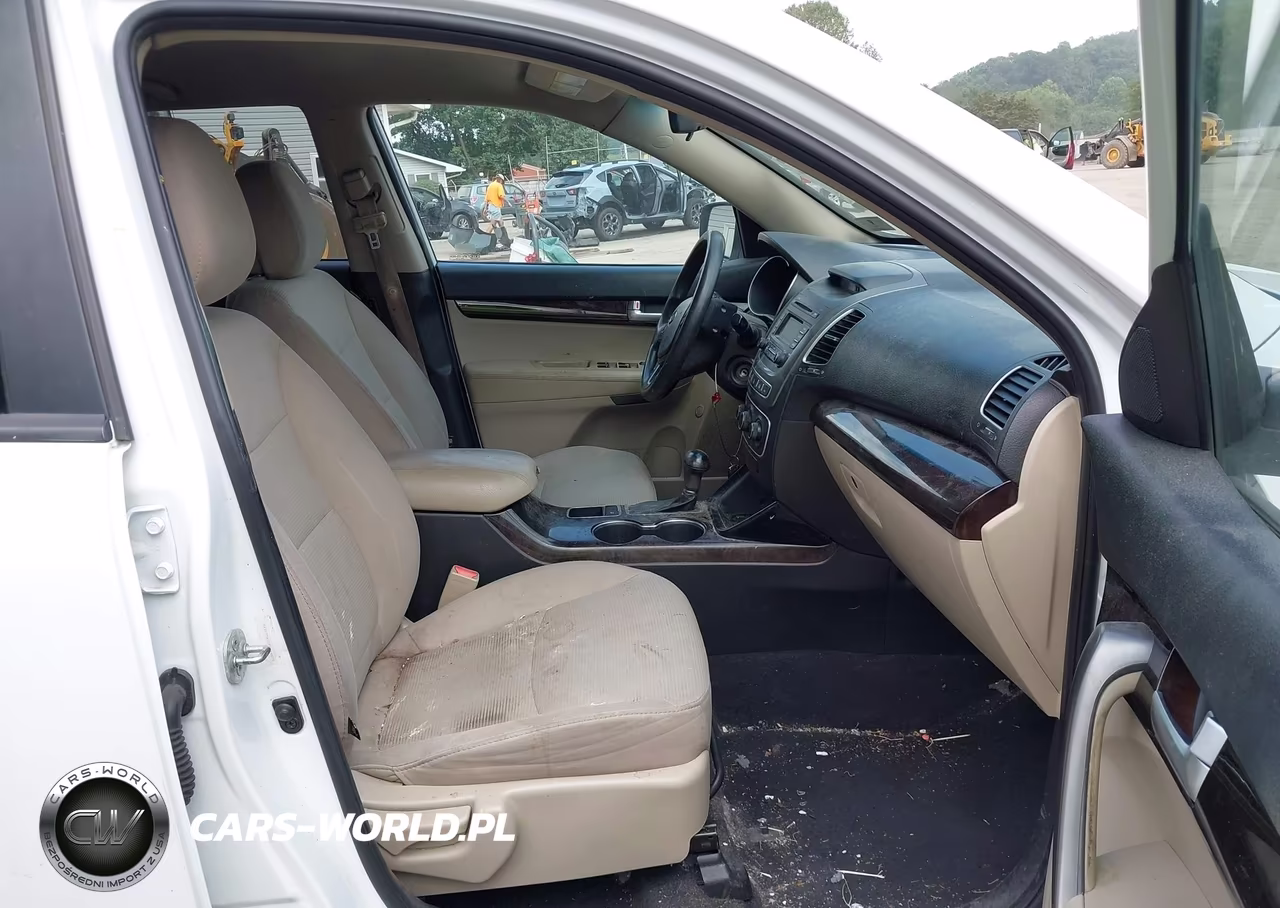 2015 Kia Sorento Lx V6 VIN:5XYKTDA72FG564075 - 5