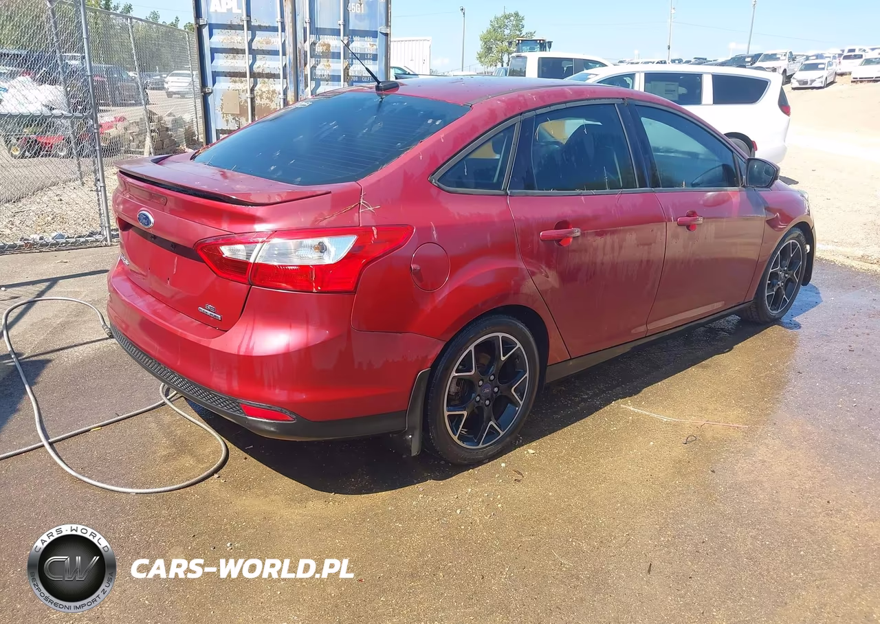 2014 Ford Focus Se VIN:1FADP3F28EL128053 - 4