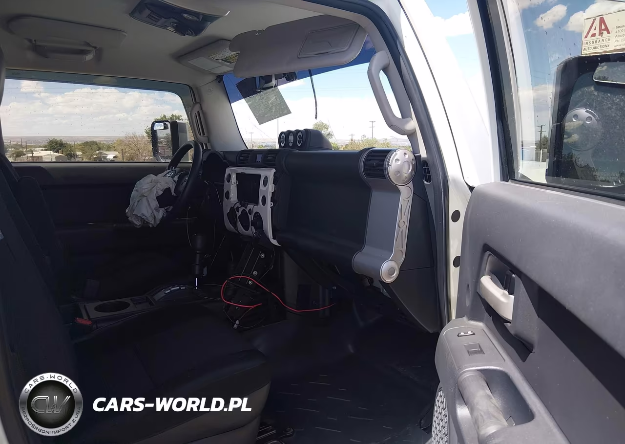 2014 Toyota Fj Cruiser VIN:JTEBU4BF1EK182658 - 5
