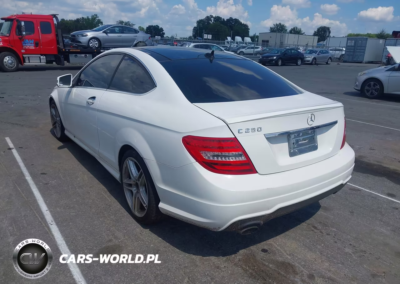 2014 Mercedes-Benz C 250 VIN:WDDGJ4HB9EG295628 - 3