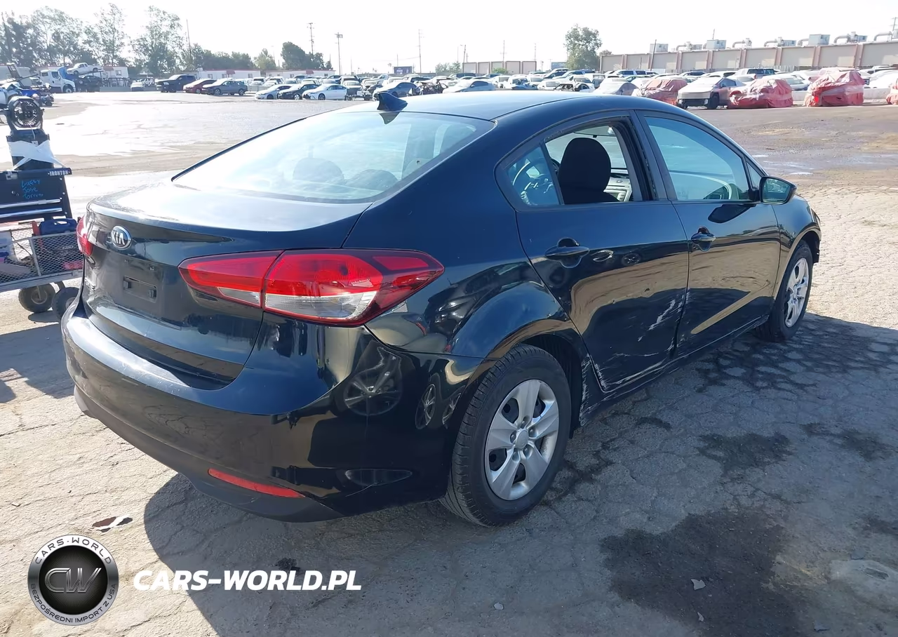 2017 Kia Forte Lx VIN:3KPFK4A70HE039360 - 4